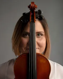 Csap Melinda hegedűjével